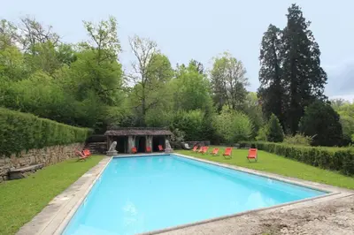 Piscine de l'établissement La maison du potager ou située à proximité