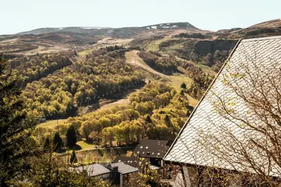 Vue générale sur la montagne ou vue sur la montagne depuis la maison de vacances