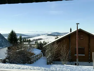 L'établissement Renovated Studio Near Super-Besse Ski Slopes en hiver