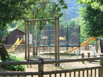 Aire de jeux pour enfants de l'établissement Chalet avec Terrasse - 2 Chambres - 5 Pers. - API-1-52-1233