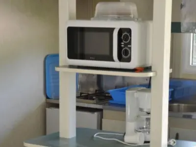 Cuisine ou kitchenette dans l'établissement Chalet 6 pers avec Terrasse et Barbecue - API-1-52-1243