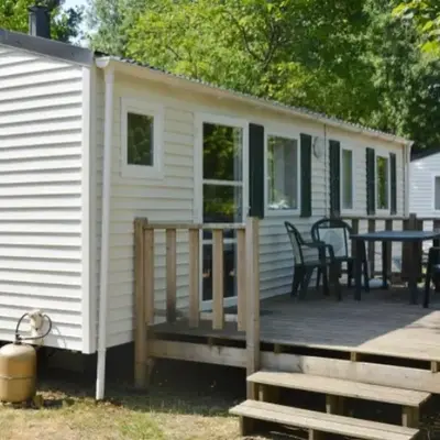 Mobil-home confortable avec terrasse pour 6 personnes - API-1-52-1246