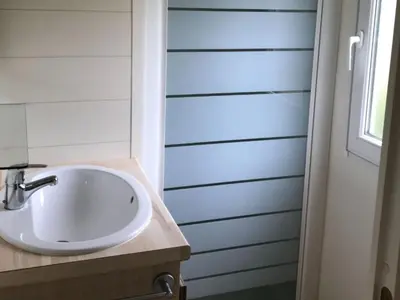 Plan de l'établissement Mobil-home 32m² avec Terrasse, 3 Chambres pour 6 personnes - API-1-52-1245
