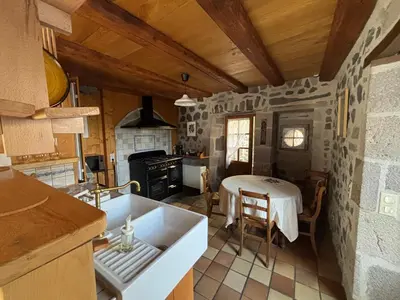 Cuisine ou kitchenette dans l'établissement Maison des remparts