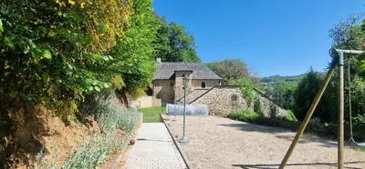 Jardin de l'établissement Gîte de prestige CHARLU Corrèze