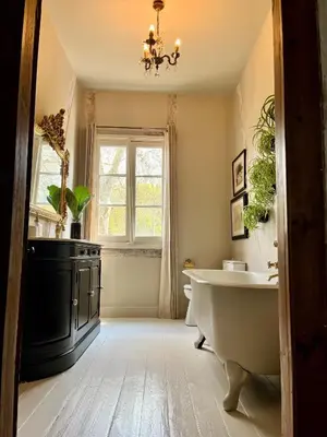 Salle de bains dans l'établissement Tres Jolie Maison