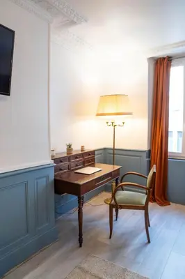 Télévision ou salle de divertissement dans l'établissement Le Bleu Royal - quiet and comfort - city center