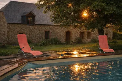 Piscine de l'établissement La grange de Moli ou située à proximité