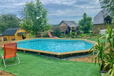 Piscine de l'établissement La grange de Moli ou située à proximité