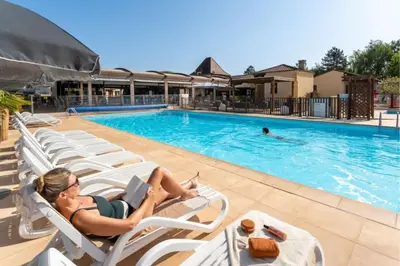 Piscine de l'établissement Cottage 6p 3Bdrms AirCon ou située à proximité