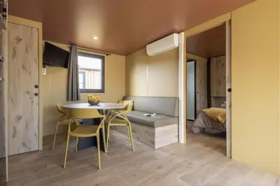 Coin salon dans l'établissement Cottage Milandes