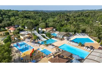 Piscine de l'établissement Chalet Pivert 7p 3Bdrms AirConPremium ou située à proximité