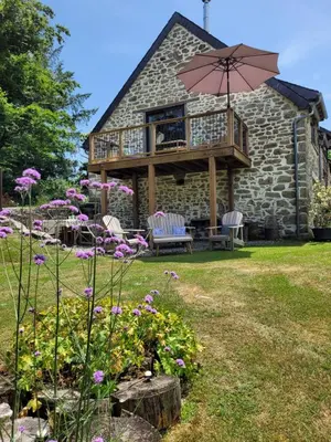 Jardin de l'établissement Chateauret - Gite au bord de l'Étang