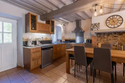 Cuisine ou kitchenette dans l'établissement Montauvert