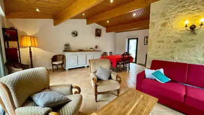 Coin salon dans l'établissement Maison périgourdine avec jardin à 10 min de Sarlat