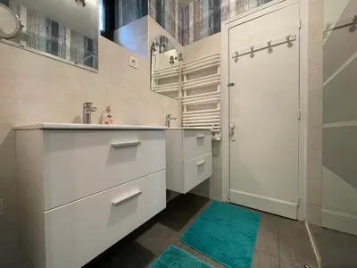 Salle de bains dans l'établissement Maison périgourdine avec jardin à 10 min de Sarlat