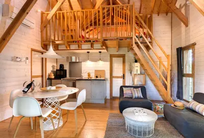 Cuisine ou kitchenette dans l'établissement Cabane-Spa - Cyprès si Haut