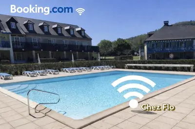 Piscine de l'établissement Appartement AVEC WIFI CHEZ FLO T2 Résidence BELLES RIVES Argentat ou située à proximité
