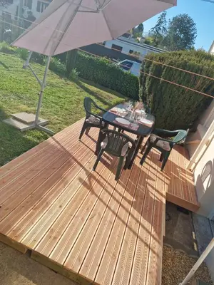 Jardin de l'établissement Maison Cosy tout confort, 3 min Clinique et autoroute