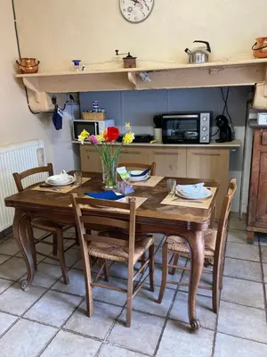Cuisine ou kitchenette dans l'établissement Maison de campagne Chez Tata Yoyo