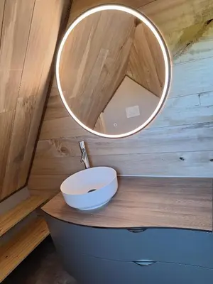 Salle de bains dans l'établissement Maison entièrement rénovée