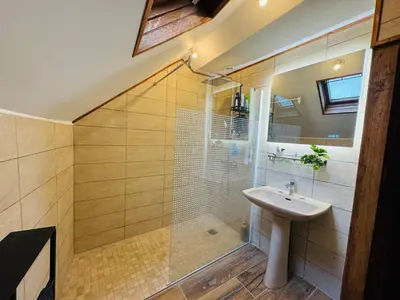 Salle de bains dans l'établissement Romantic Antique Double, Shared Bath Breakfast