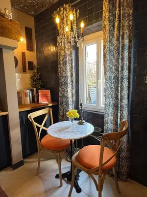 Cuisine ou kitchenette dans l'établissement Charming 1800s Stone Home BB in Saint-Martial-le-Mont