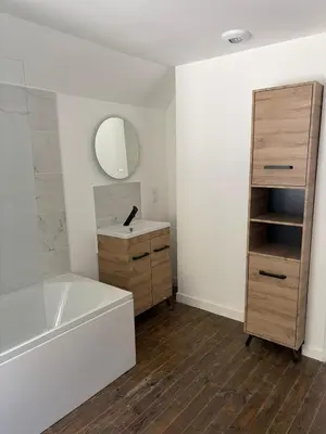 Salle de bains dans l'établissement La Maison des Voyageurs - 3 Chambres