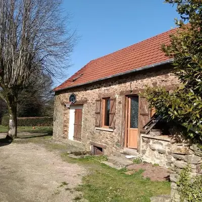 Maison en pierre au pays d'Uzerche