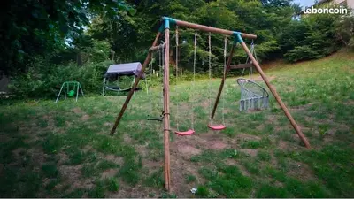 Aire de jeux pour enfants de l'établissement Cottage, vue montagne, calme