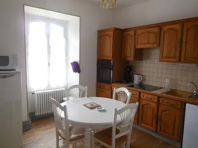 Cuisine ou kitchenette dans l'établissement Homestay Château De Saint-Maixant