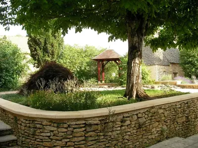 Jardin de l'établissement Le logis de Contie