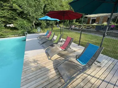 Piscine de l'établissement Dordogne et Corrèze vacances BnB ou située à proximité