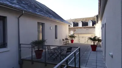 Balcon ou terrasse dans l'établissement Parc Hôtel Pompadour