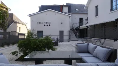 Coin salon dans l'établissement Parc Hôtel Pompadour