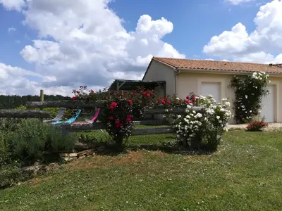 Jardin de l'établissement Villa La Guionie Montignac Lascaux