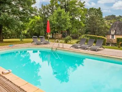 Piscine de l'établissement Holiday Home La Colinoise by Interhome ou située à proximité