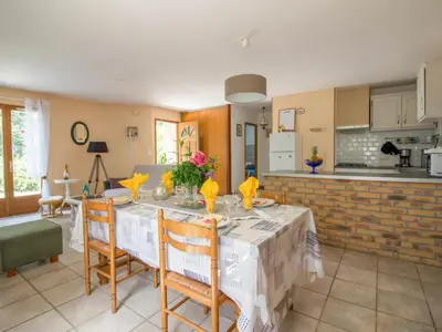 Cuisine ou kitchenette dans l'établissement Holiday Home Chastagnol by Interhome