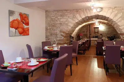 Coin salon dans l'établissement Le Pavillon Saint-Martin