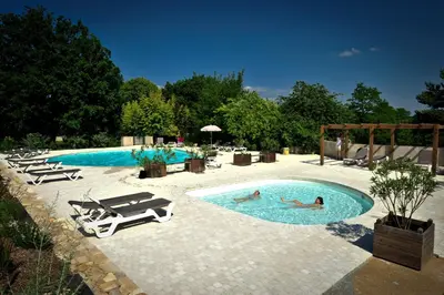 Piscine de l'établissement Village Vacances Château de Termes, Gîtes, Chalets, Piscine, Jacuzzi, Sauna ou située à proximité