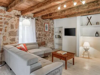 Coin salon dans l'établissement Tranquil holiday home with private pool