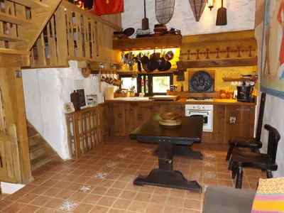 Cuisine ou kitchenette dans l'établissement Cottage in Dordogne