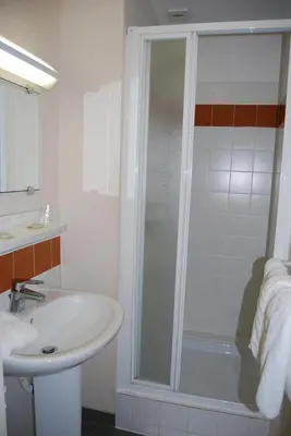 Salle de bains dans l'établissement Le Terminus des Pèlerins