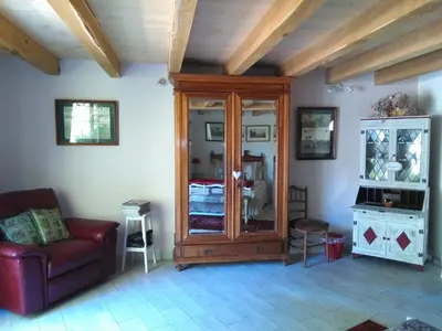 Coin salon dans l'établissement Bergerie de Lagarrigue