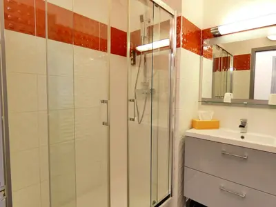 Salle de bains dans l'établissement Contact Hotel B&G Limoges Sud