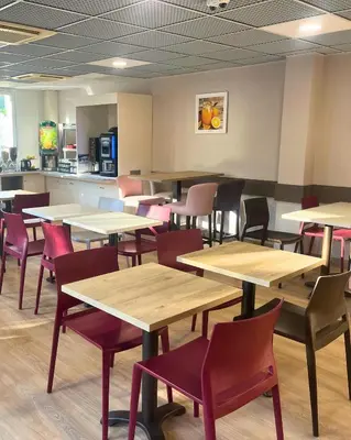 Restaurant ou autre lieu de restauration dans l'établissement Ace Hotel Brive
