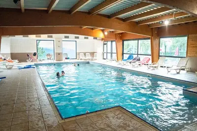 Piscine de l'établissement VVF Le Lioran Les Monts du Cantal ou située à proximité
