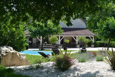Piscine de l'établissement Chambre d'hôtes Au Picatal ou située à proximité