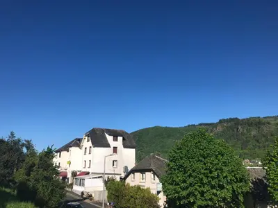 Vue générale sur la montagne ou vue sur la montagne depuis l'hôtel