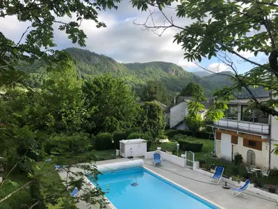 Vue générale sur la montagne ou vue sur la montagne depuis l'hôtel
